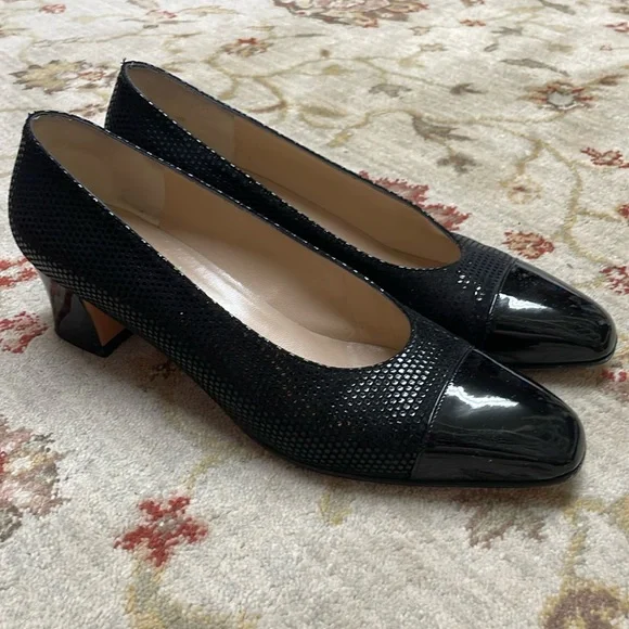 Salvatore Ferragamo Luna style heels - Picture 2 of 8